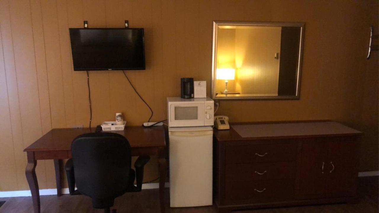 Moose Motel Smooth Rock Falls ภายนอก รูปภาพ